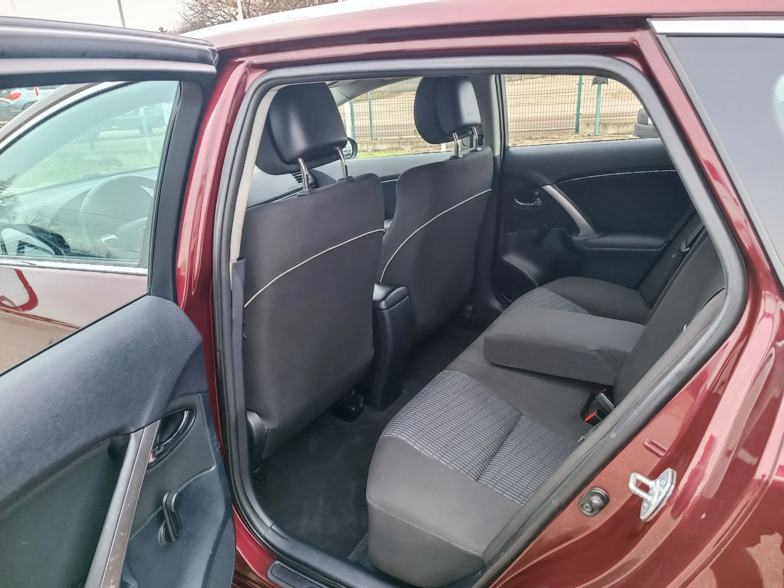 Toyota Avensis 1.8i-147��-���������-�����-6��-FACELIFT | Mobile.bg � ����������� 10