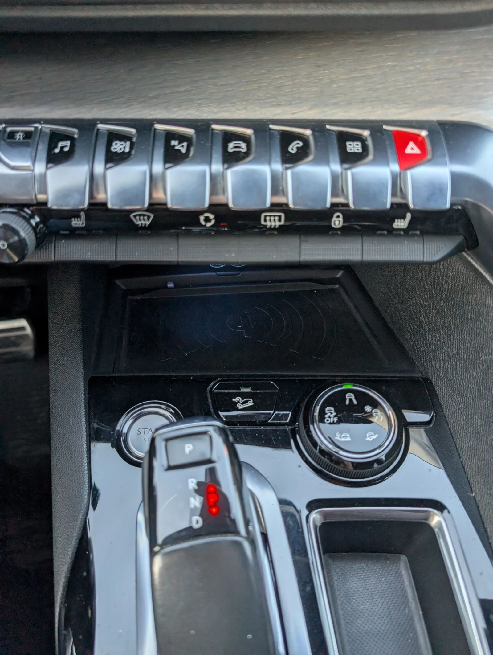 Peugeot 3008 2.0hdi GT FULL, снимка 14 - Автомобили и джипове - 53734337