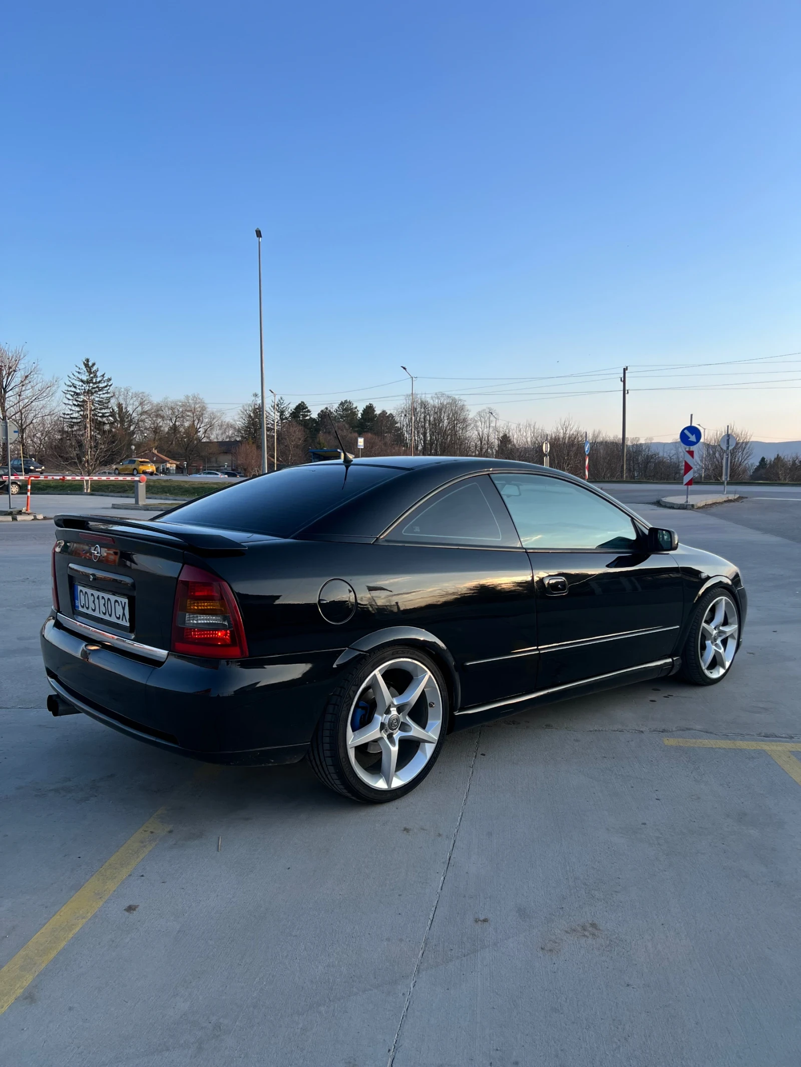 Opel Astra 2.0 Turbo, снимка 5 - Автомобили и джипове - 53748933