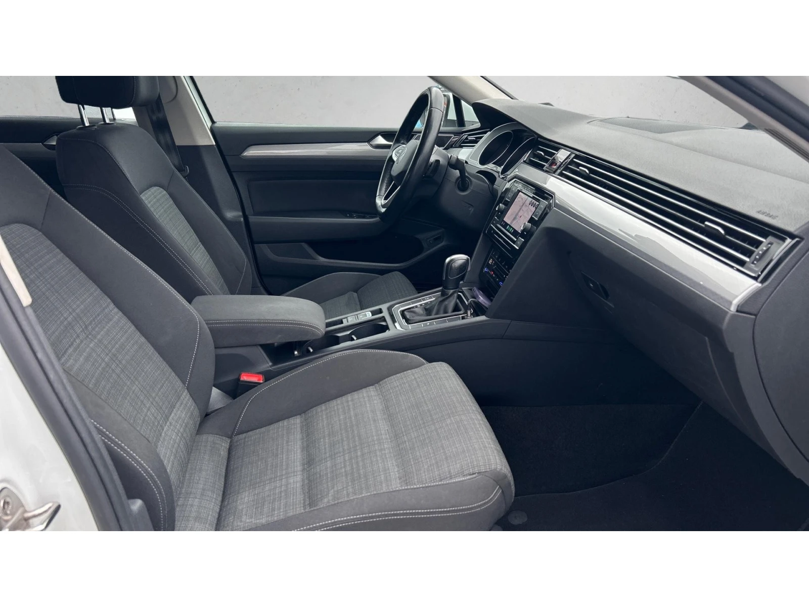 VW Passat 1.5 TSi OPF ACT  DSG, Месечна вноска от 199  , снимка 9 - Автомобили и джипове - 53840378