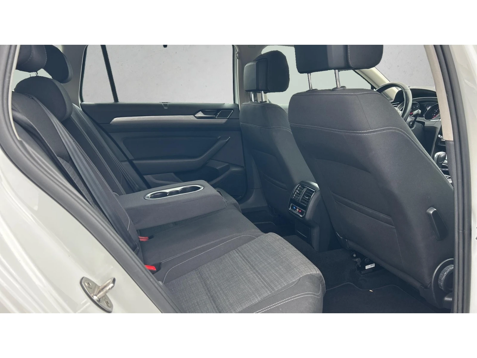 VW Passat 1.5 TSi OPF ACT  DSG, Месечна вноска от 199  , снимка 10 - Автомобили и джипове - 53840378