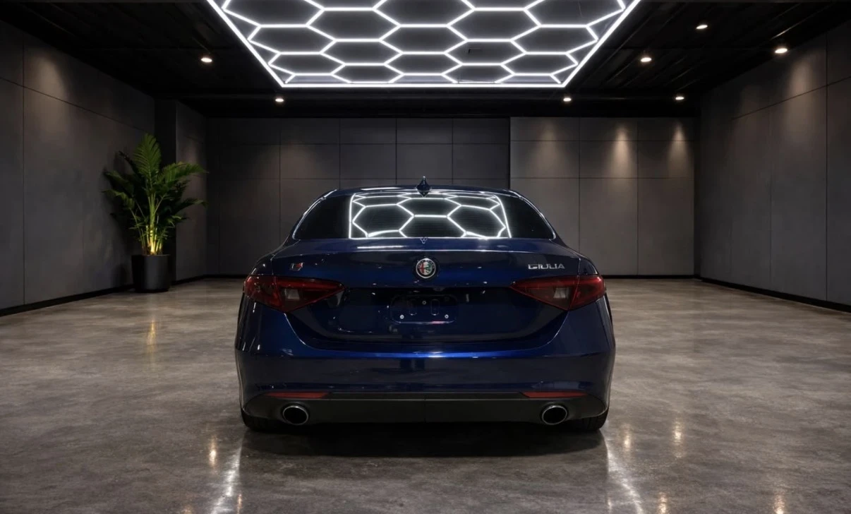 Alfa Romeo Giulia Q4 AWD * 2.0T * 49000�� * CARFAX * ���� ������ *  | Mobile.bg � ����������� 4