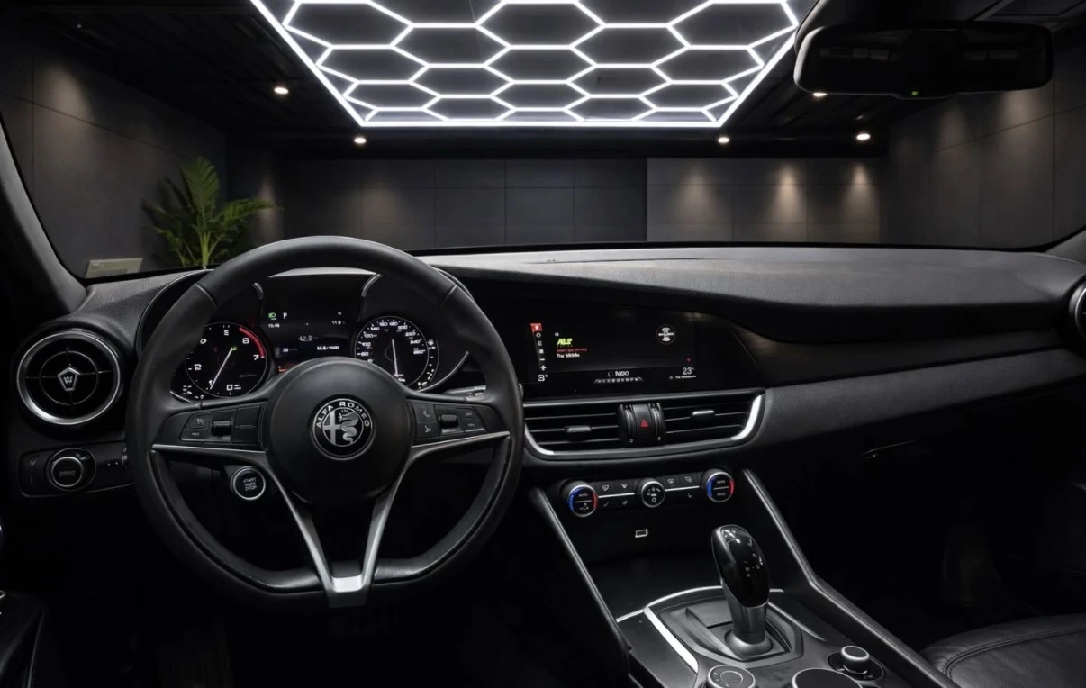 Alfa Romeo Giulia Q4 AWD * 2.0T * 49000�� * CARFAX * ���� ������ *  | Mobile.bg � ����������� 6