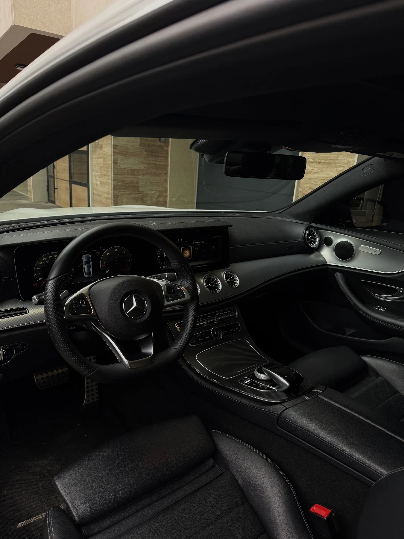 Mercedes-Benz E 220, снимка 8 - Автомобили и джипове - 54518041