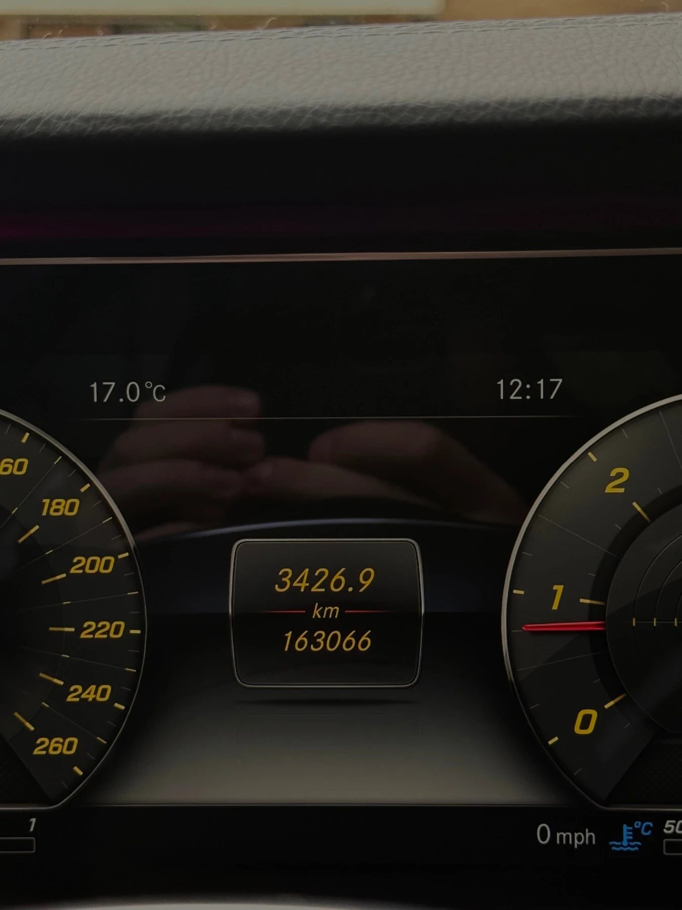 Mercedes-Benz E 220, снимка 16 - Автомобили и джипове - 54518041