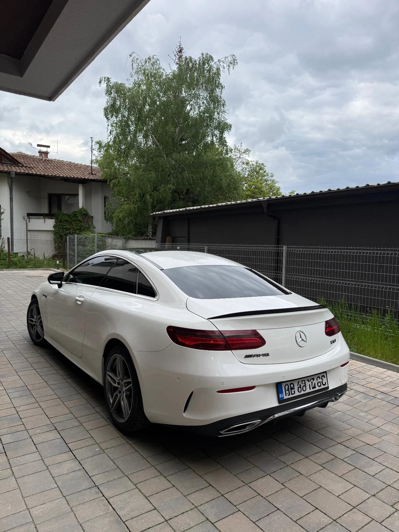 Mercedes-Benz E 220, снимка 5 - Автомобили и джипове - 54518041