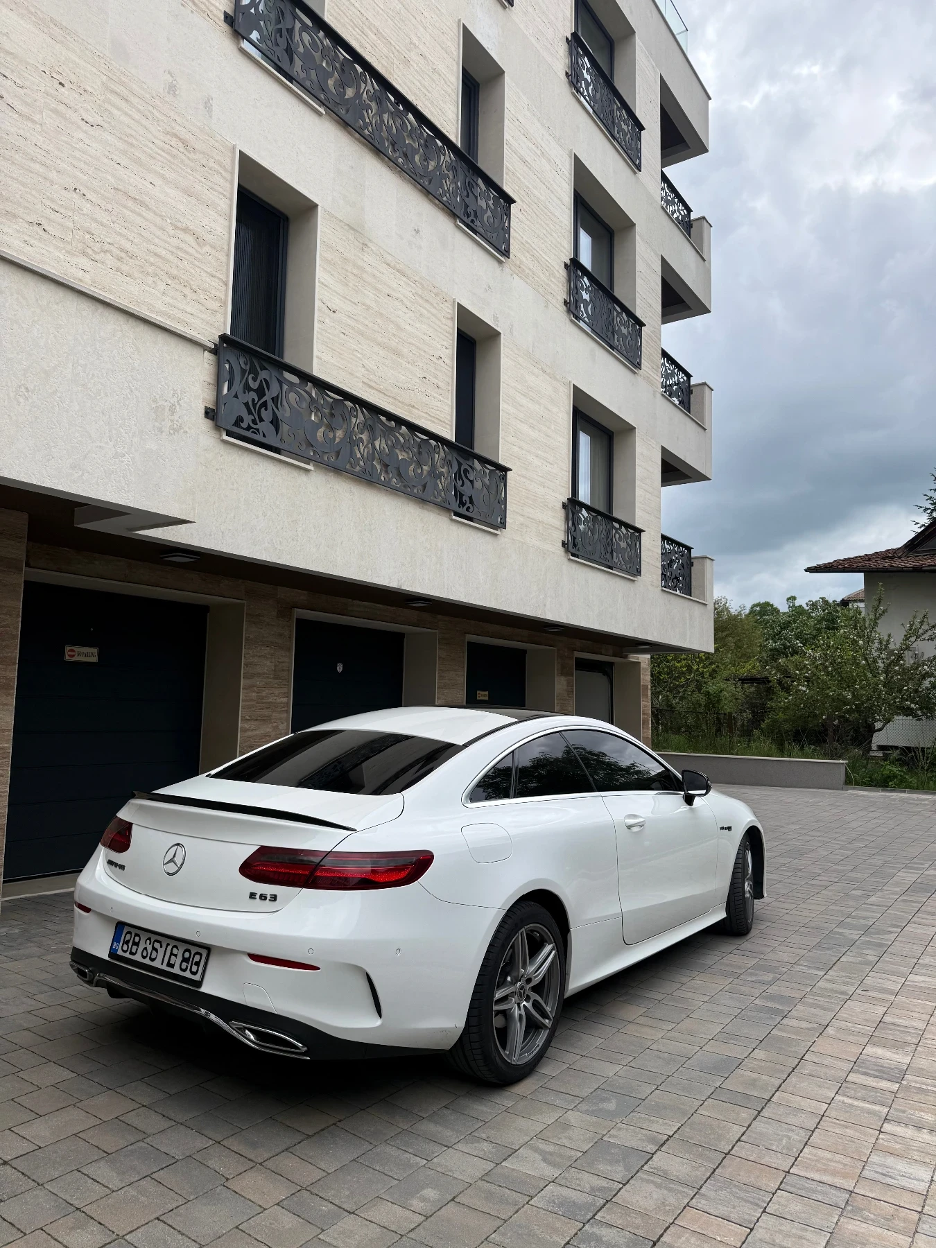 Mercedes-Benz E 220, снимка 4 - Автомобили и джипове - 54518041