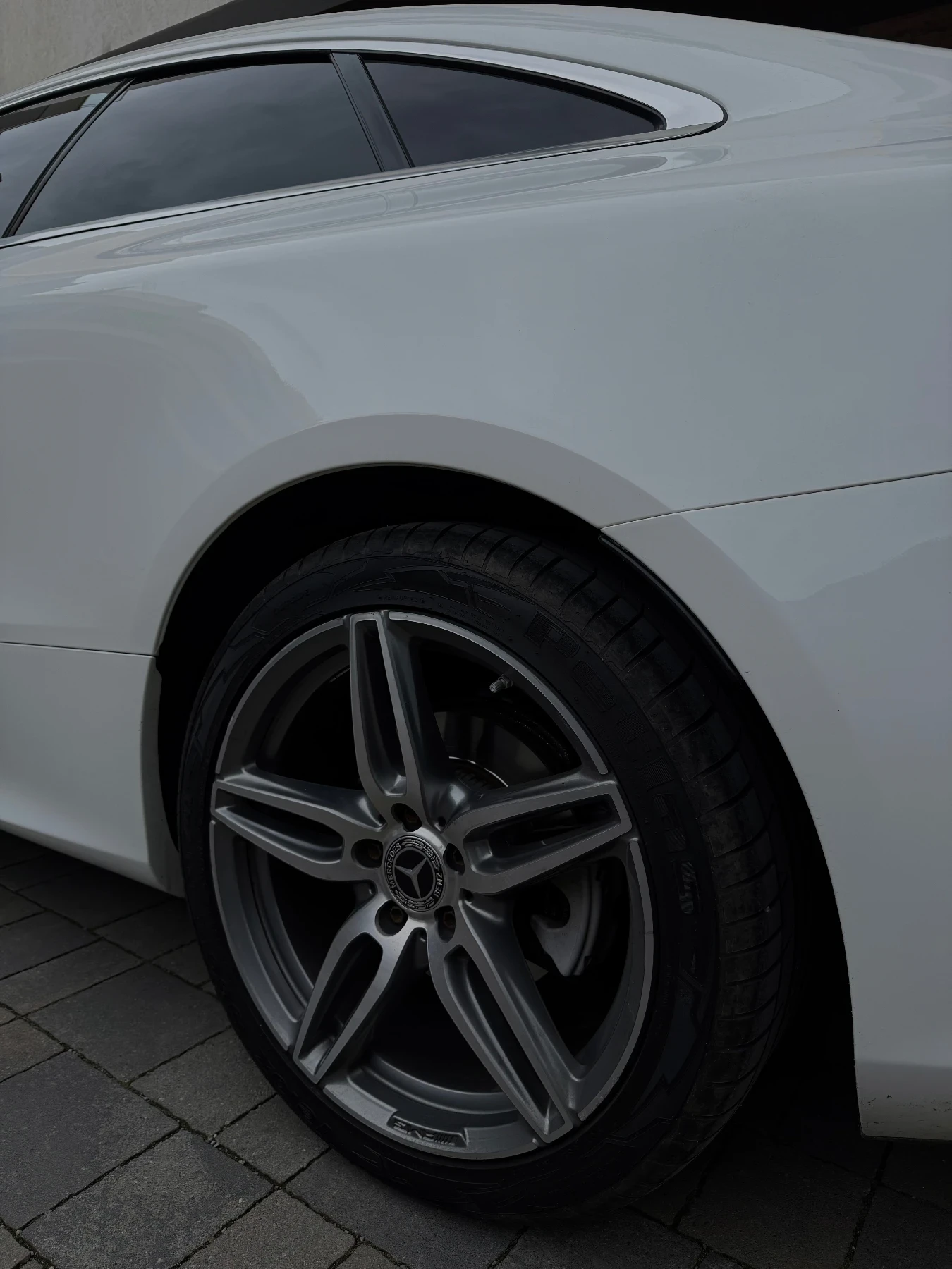 Mercedes-Benz E 220, снимка 13 - Автомобили и джипове - 54518041