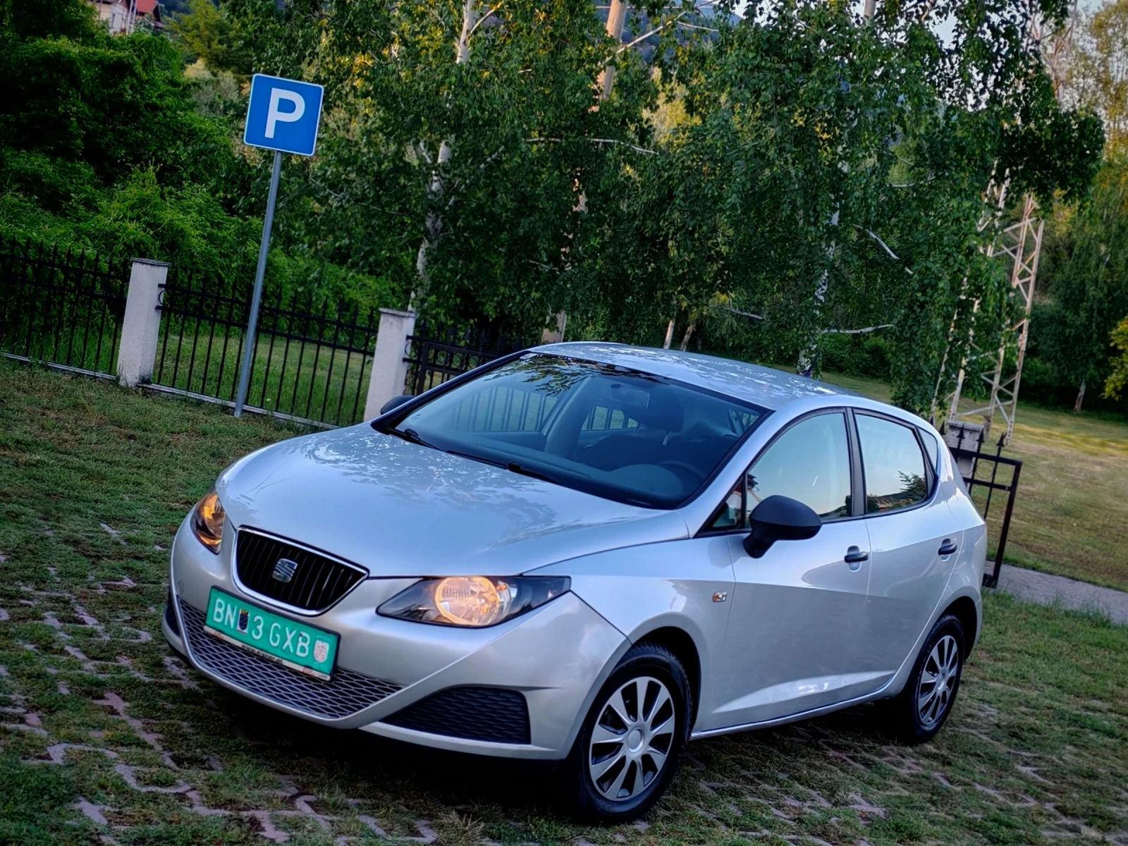 Seat Ibiza 1.2I(70)* КЛИМАТИК* НОВ ВНОС* , снимка 2 - Автомобили и джипове - 54857618