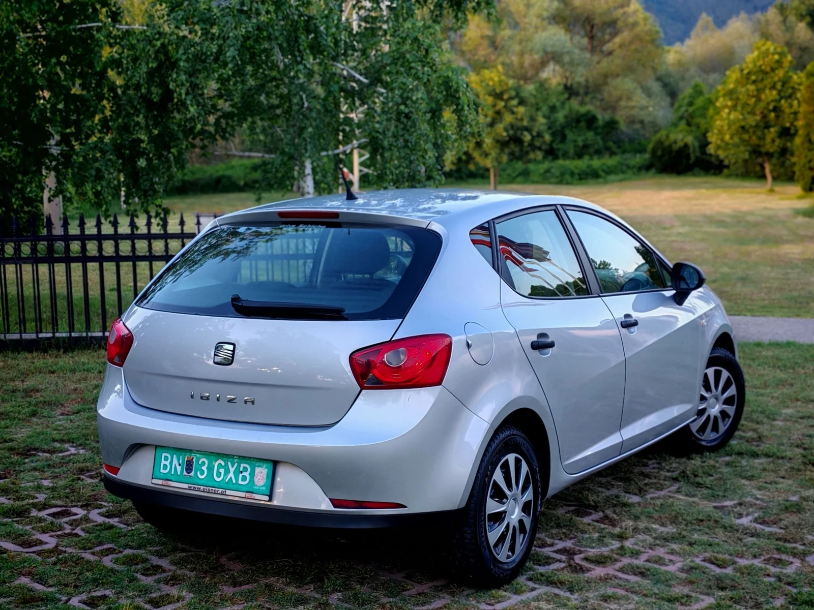 Seat Ibiza 1.2I(70)* КЛИМАТИК* НОВ ВНОС* , снимка 7 - Автомобили и джипове - 54857618
