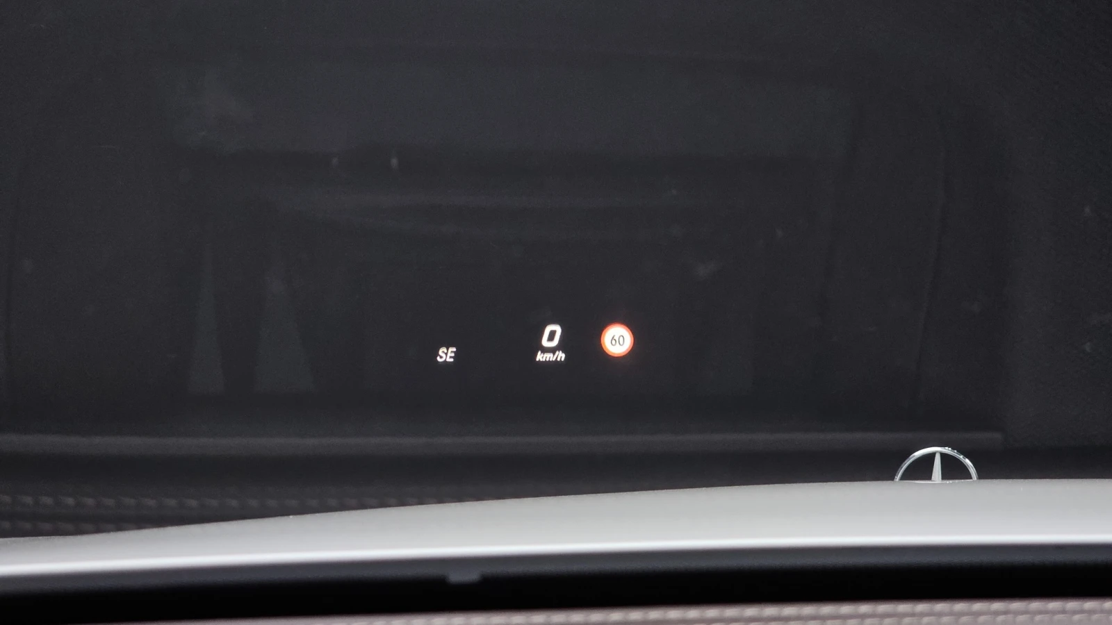Mercedes-Benz E 220 E 220d Exclusive | HUD | Панорама | Камера, снимка 16 - Автомобили и джипове - 54875479