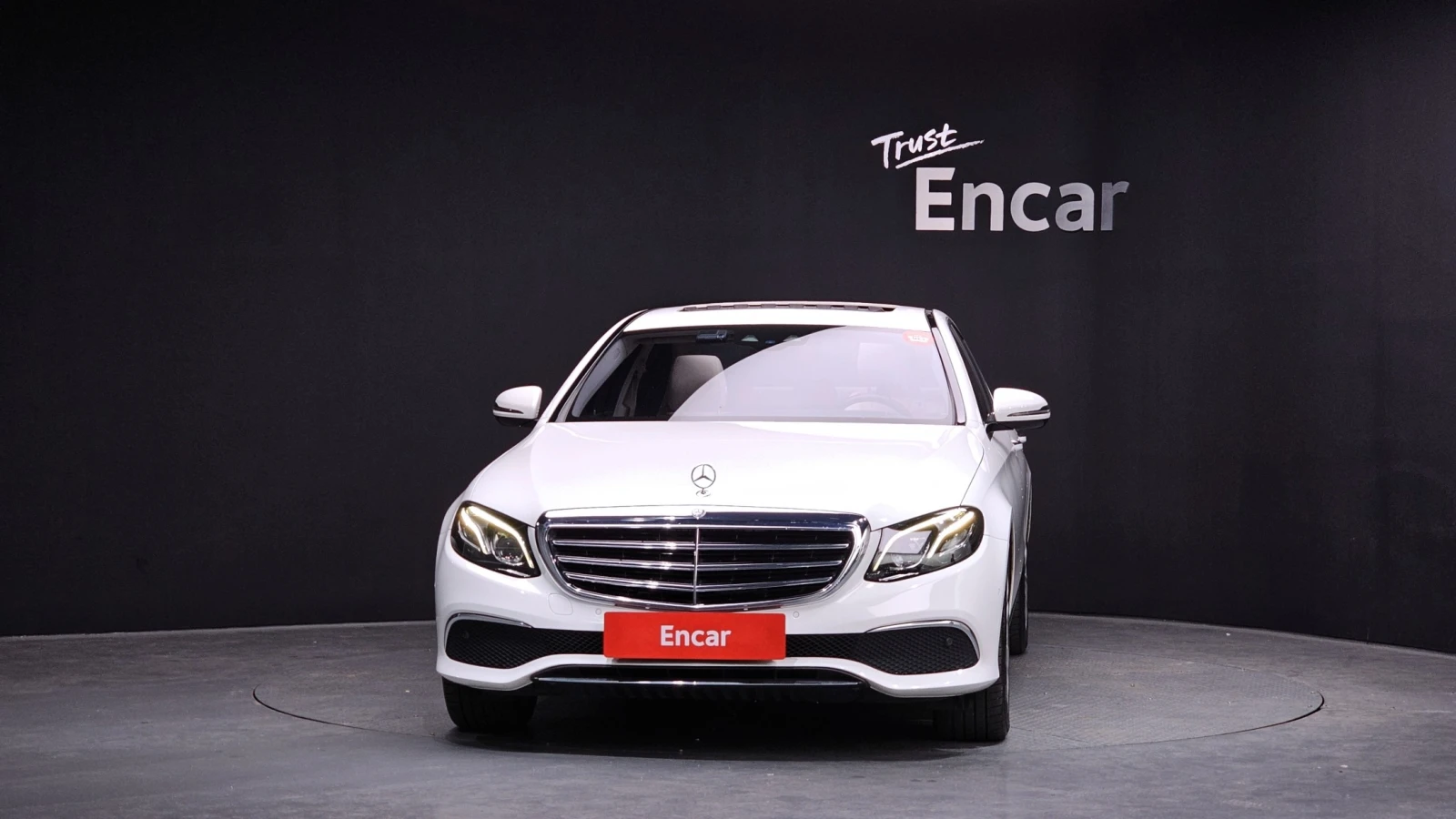 Mercedes-Benz E 220 E 220d Exclusive | HUD | Панорама | Камера, снимка 3 - Автомобили и джипове - 54875479