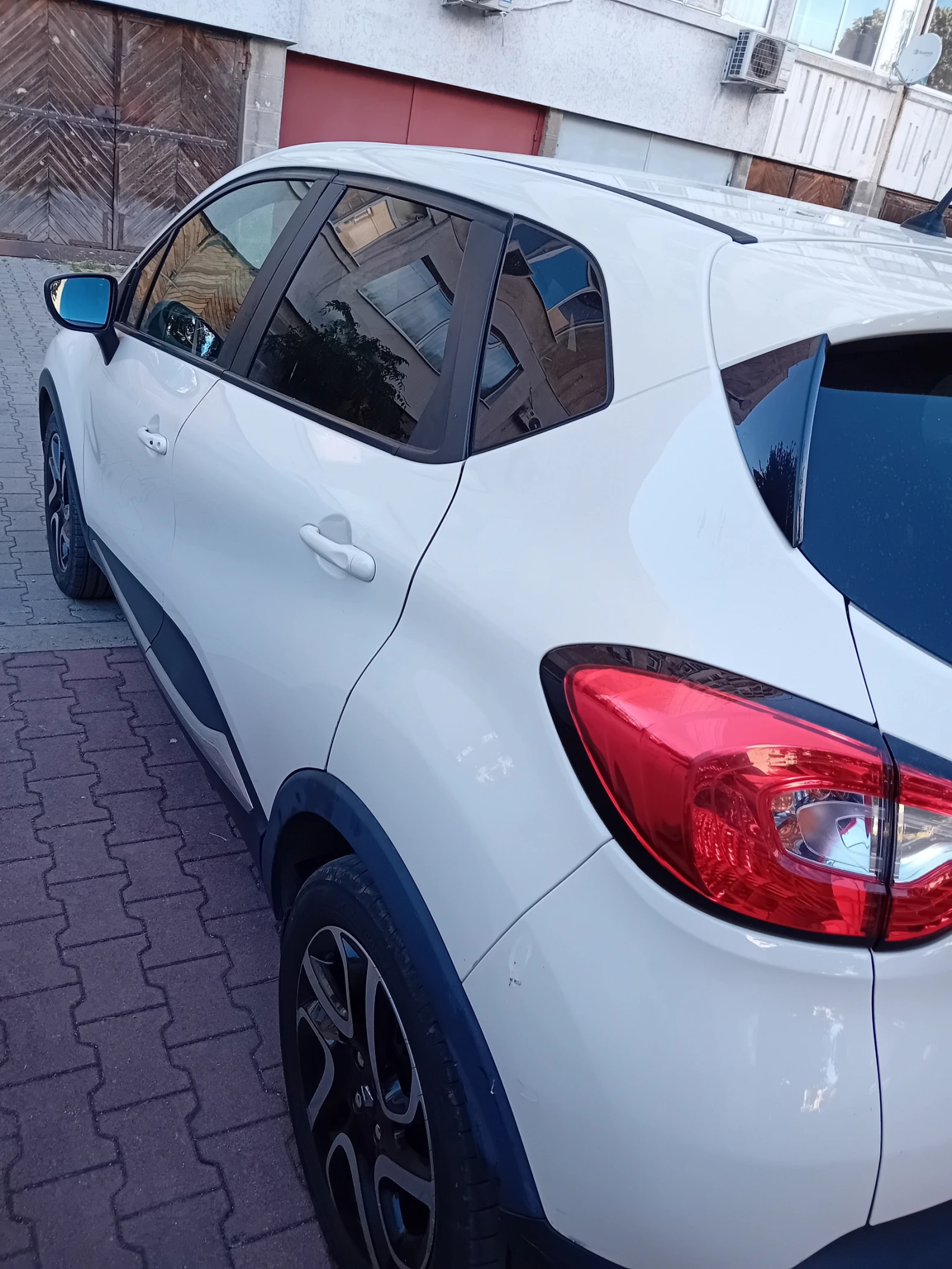 Renault Captur 1, 5 dci, снимка 7 - Автомобили и джипове - 54904704