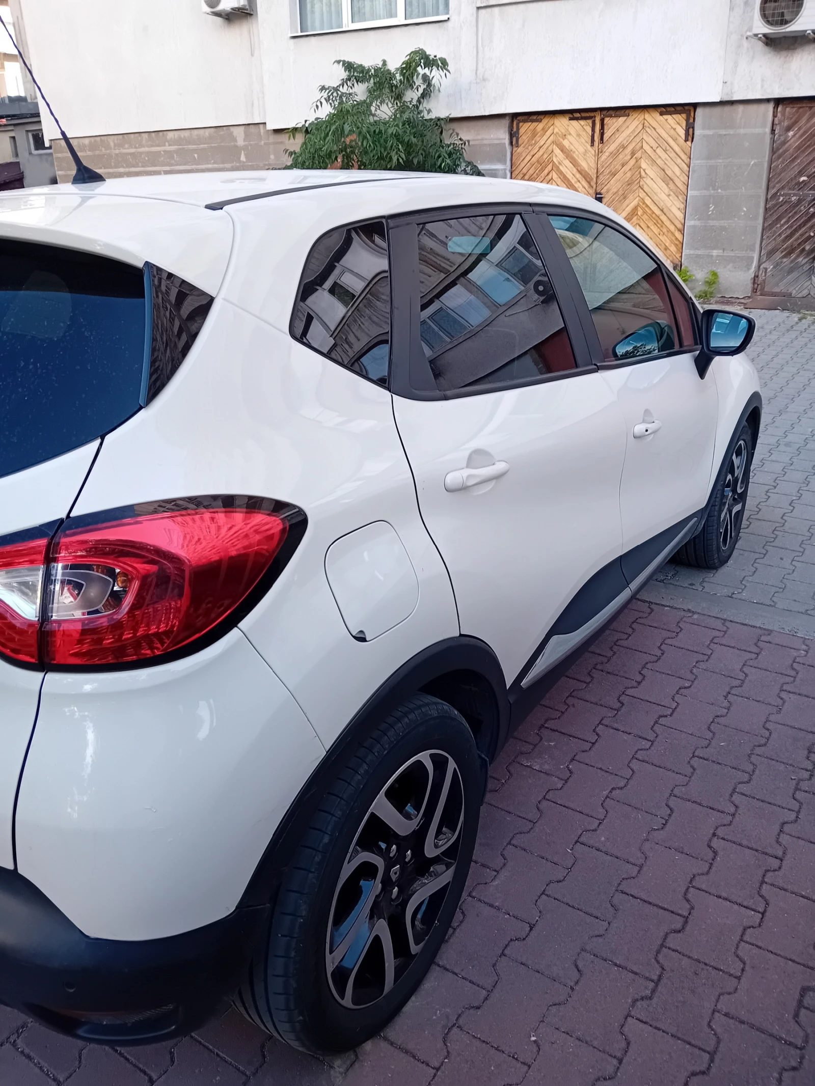 Renault Captur 1, 5 dci, снимка 6 - Автомобили и джипове - 54904704