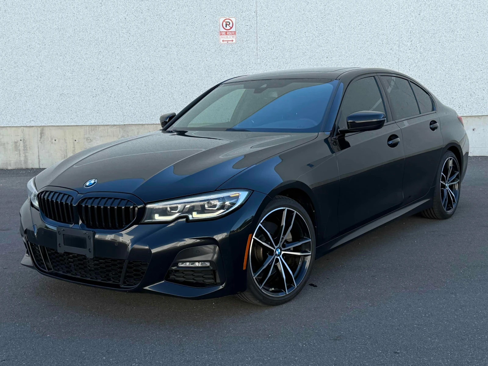 BMW 330 ШИБИДАХ* ПОДГРЕВ* М ПАКЕТ* CARFAX