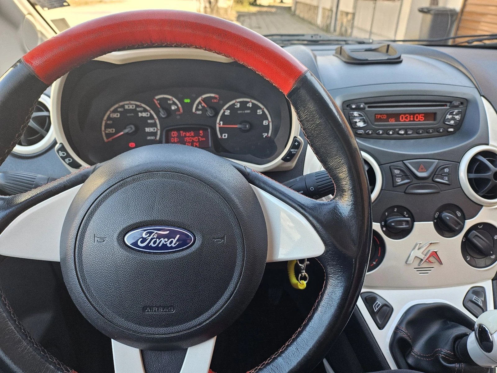 Ford Ka, снимка 11 - Автомобили и джипове - 55173842