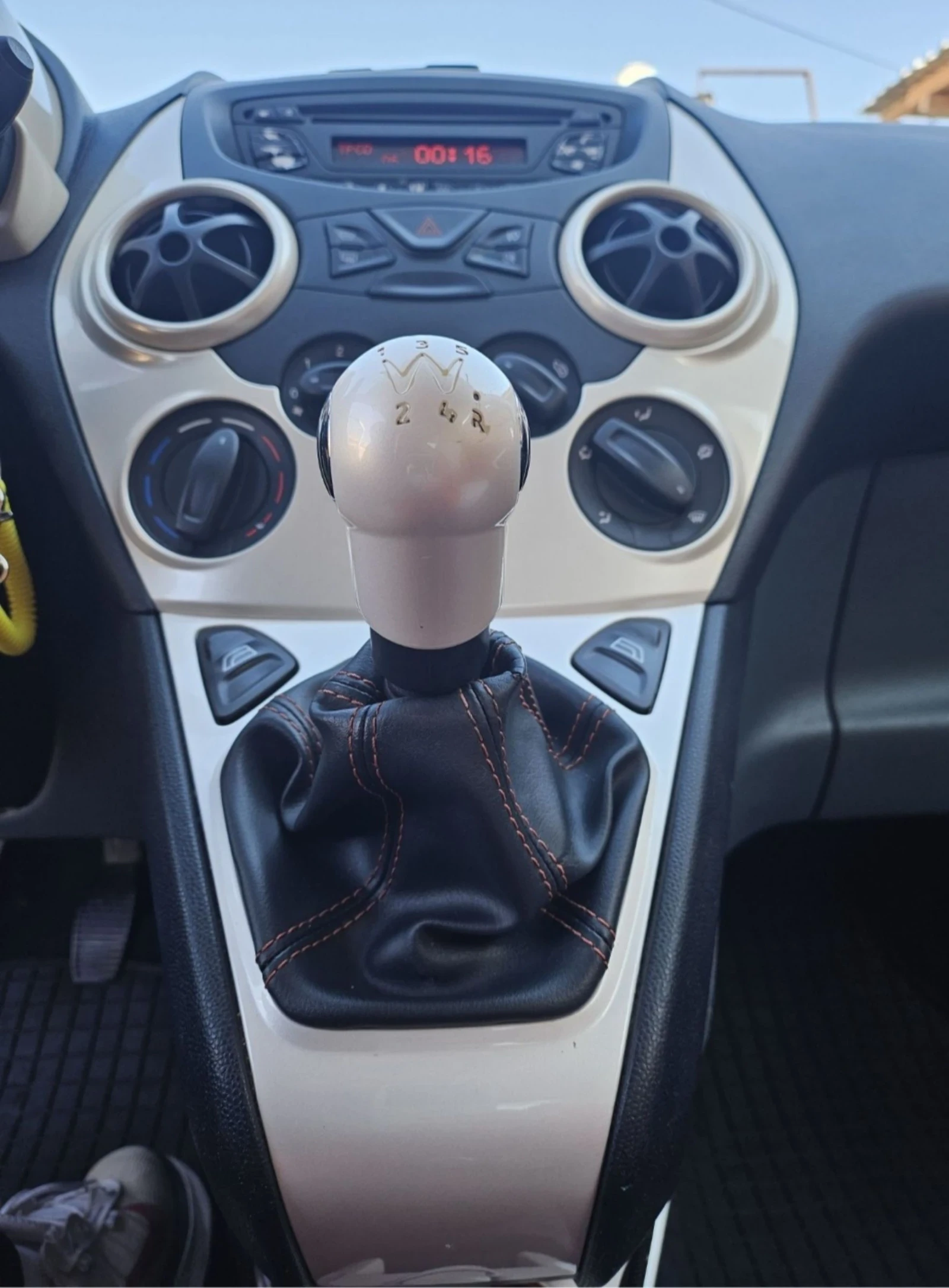 Ford Ka, снимка 7 - Автомобили и джипове - 55173842