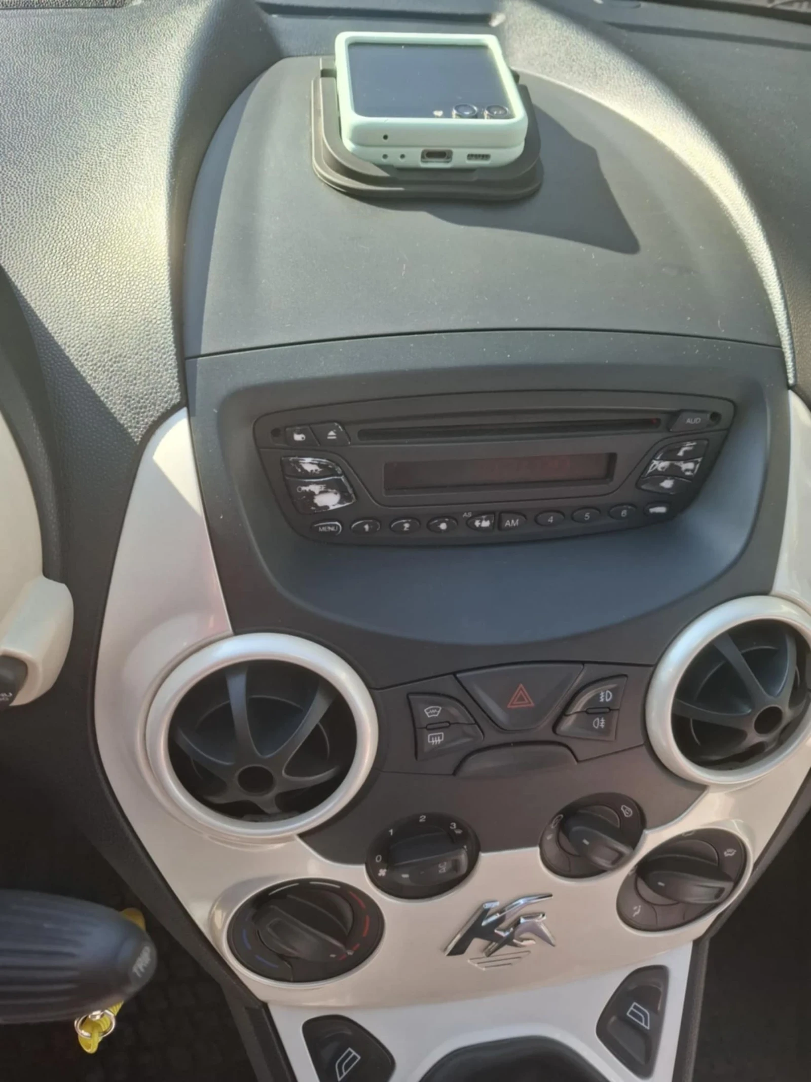 Ford Ka, снимка 12 - Автомобили и джипове - 55173842