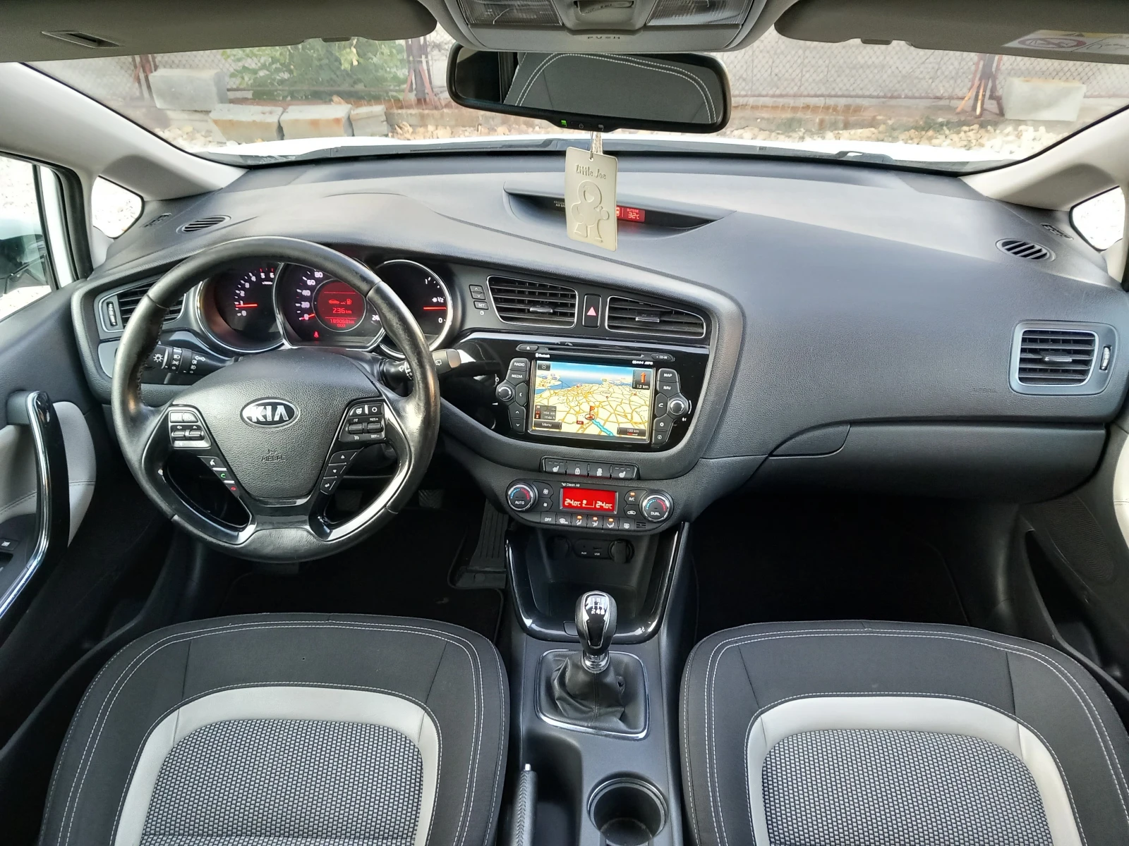 Kia Ceed 1.6CRDI NAVI Камера, снимка 9 - Автомобили и джипове - 55742982
