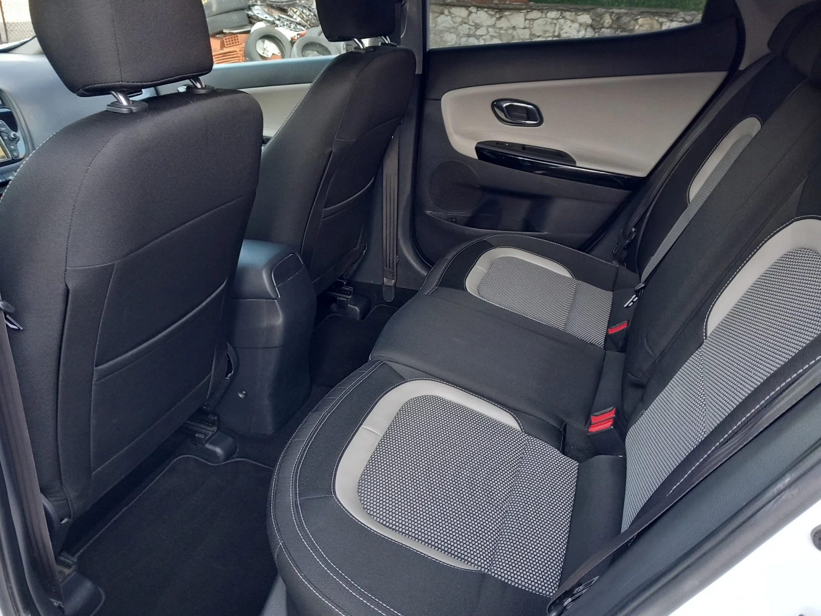 Kia Ceed 1.6CRDI NAVI Камера, снимка 11 - Автомобили и джипове - 55742982