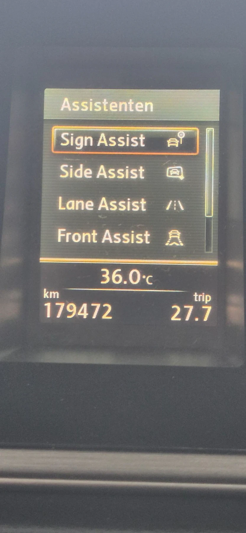 VW Passat 2.0tdi 140кс. Automat LED дисктроник, снимка 10 - Автомобили и джипове - 55886285