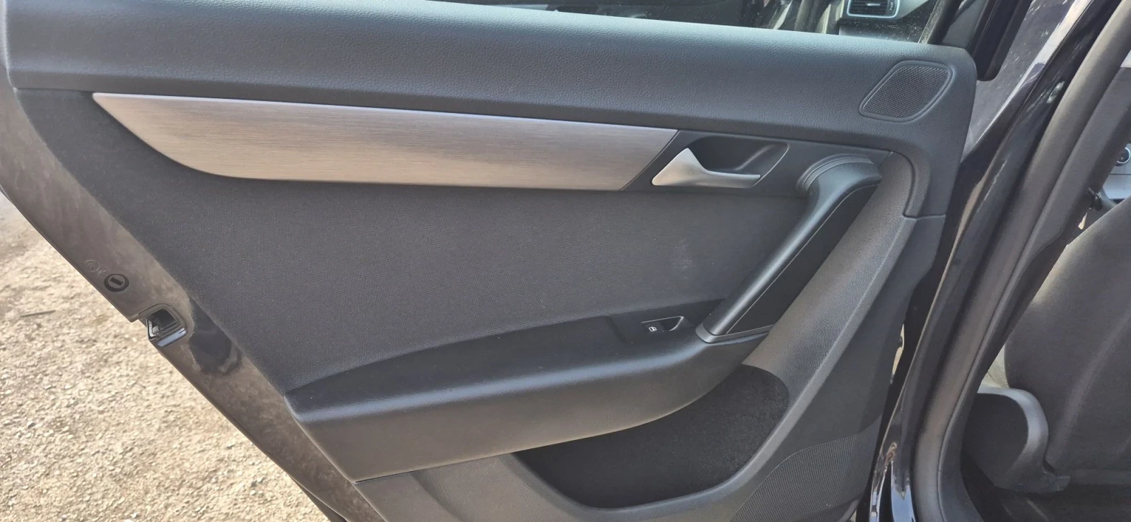 VW Passat 2.0tdi 140кс. Automat LED дисктроник, снимка 11 - Автомобили и джипове - 55886285