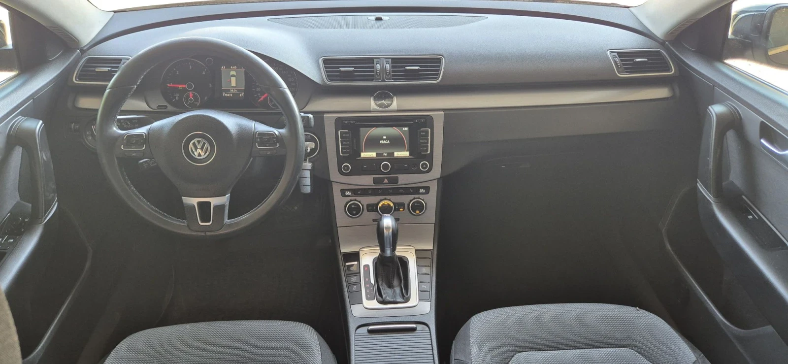 VW Passat 2.0tdi 140кс. Automat LED дисктроник, снимка 8 - Автомобили и джипове - 55886285