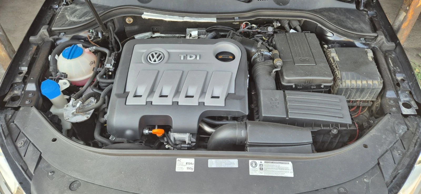 VW Passat 2.0tdi 140кс. Automat LED дисктроник, снимка 16 - Автомобили и джипове - 55886285