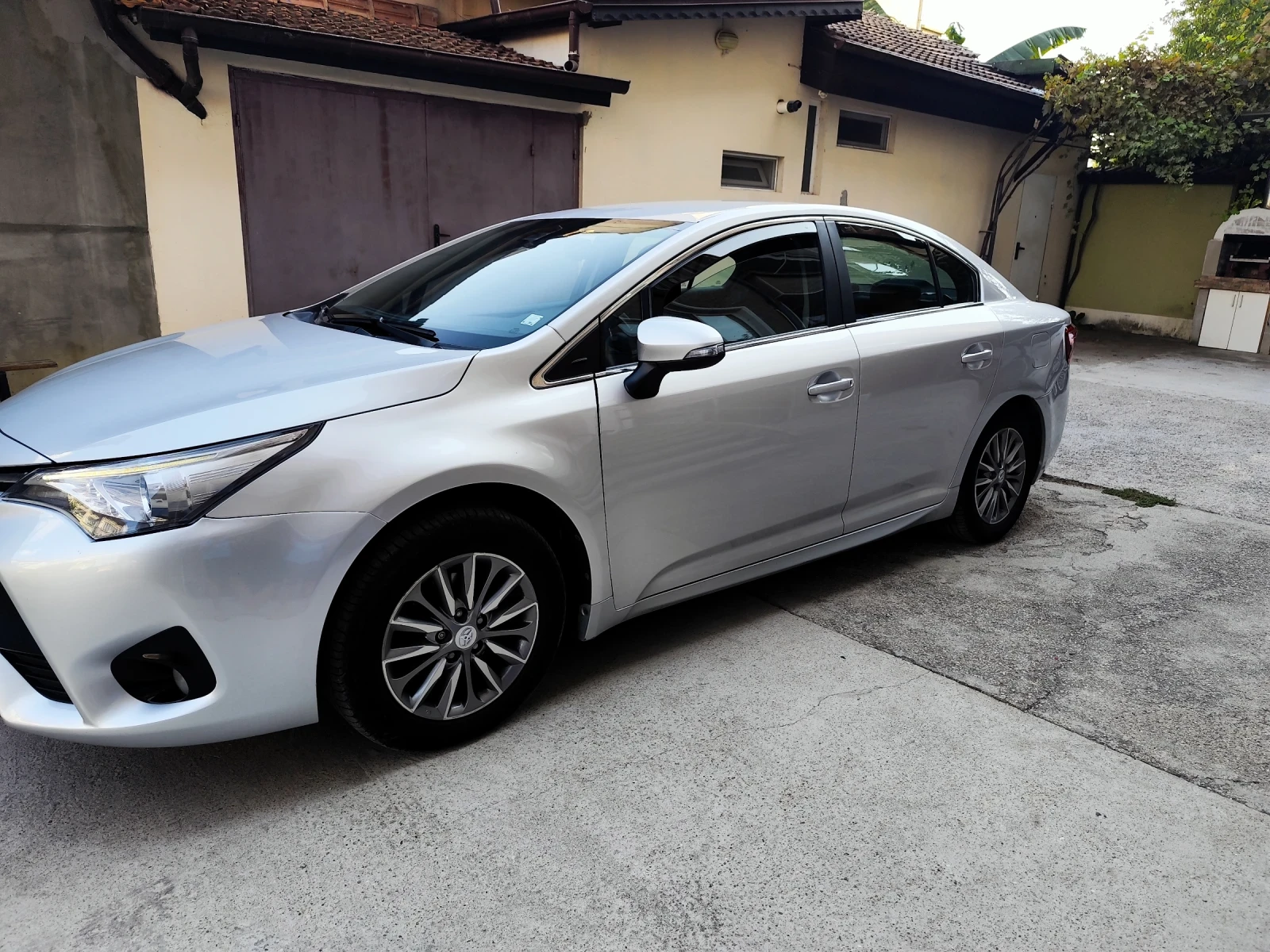 Toyota Avensis 1.8VVT, снимка 3 - Автомобили и джипове - 55930080