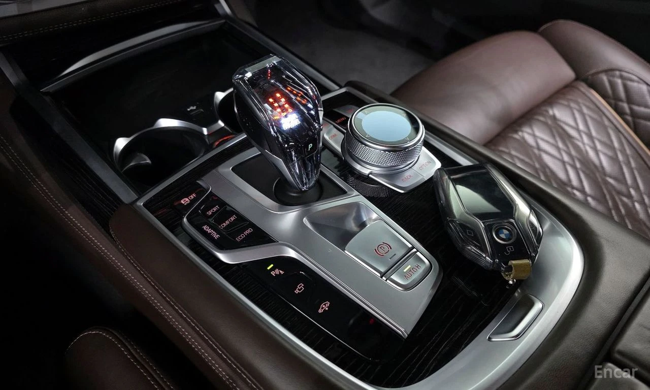 BMW 740 Li* XDRIVE* M* SPORT* ОБДУХВАНЕ* ДИСТРОНИК* ХЕДЪП*, снимка 12 - Автомобили и джипове - 55960643