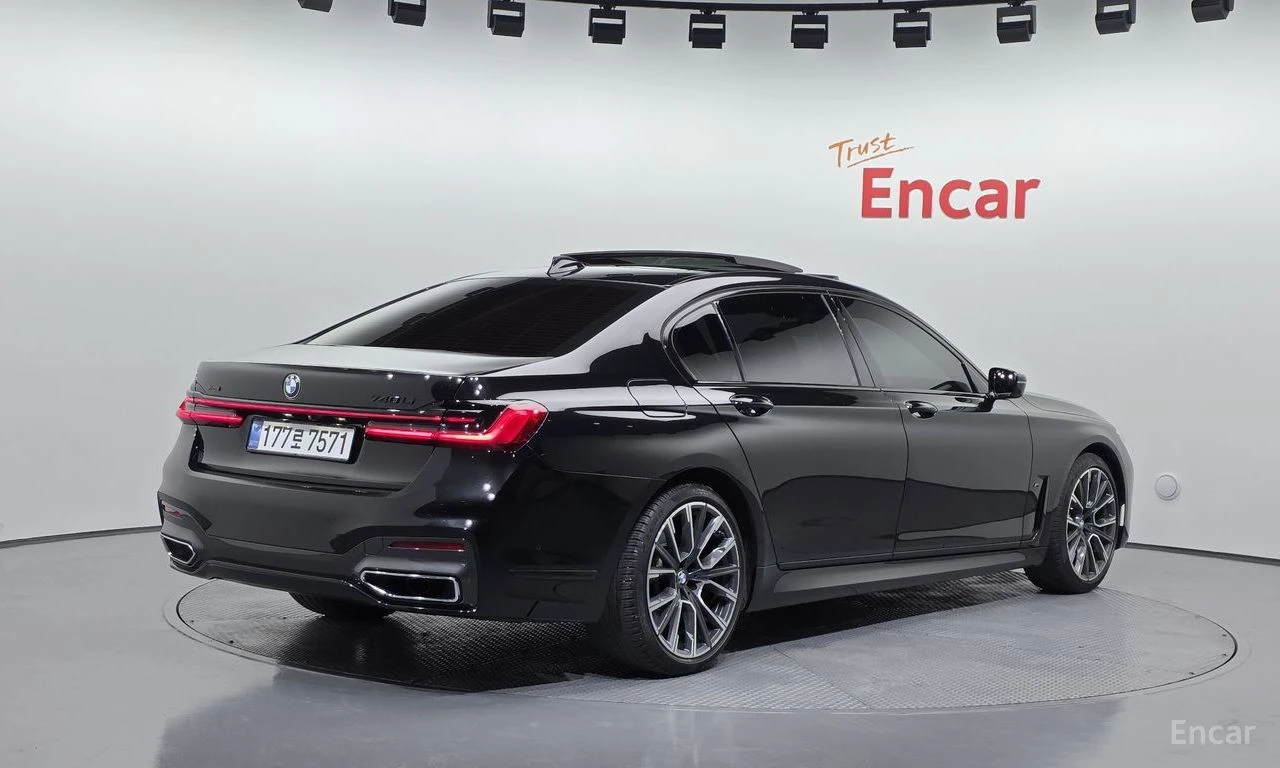 BMW 740 Li* XDRIVE* M* SPORT* ОБДУХВАНЕ* ДИСТРОНИК* ХЕДЪП*, снимка 2 - Автомобили и джипове - 55960643