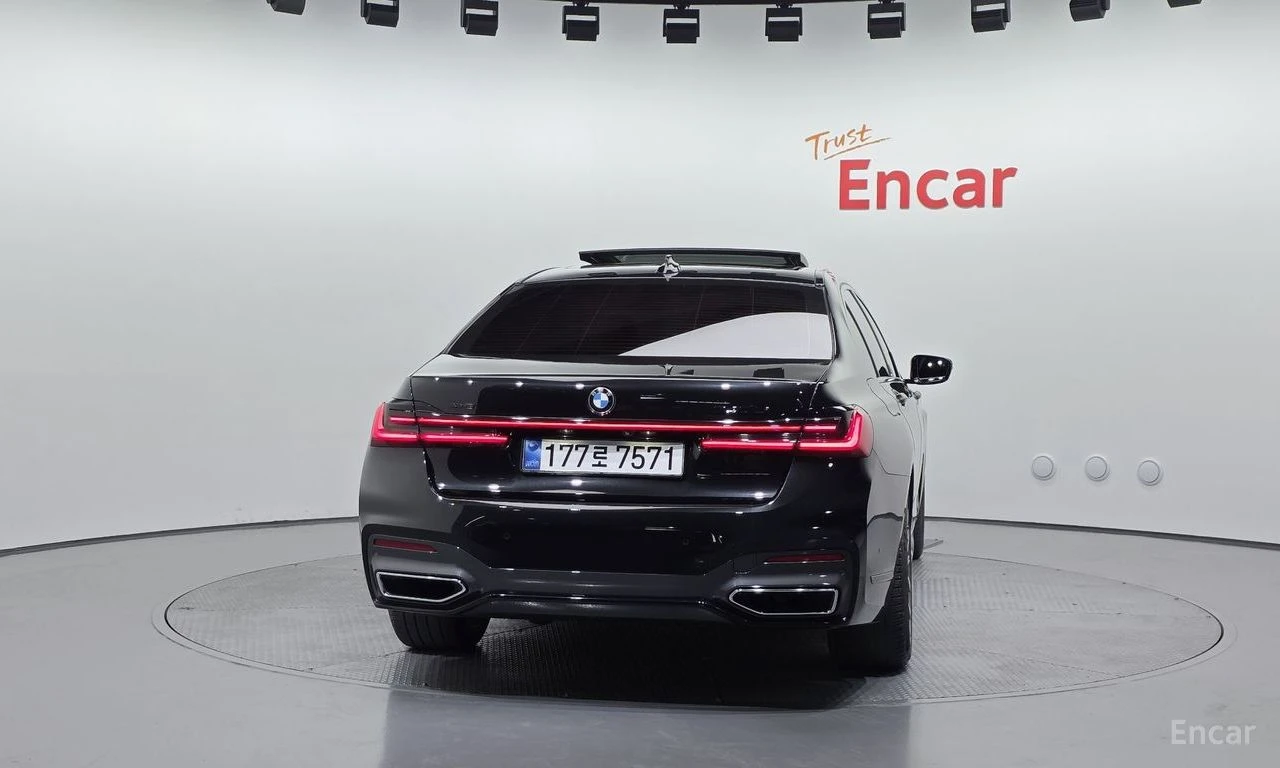 BMW 740 Li* XDRIVE* M* SPORT* ОБДУХВАНЕ* ДИСТРОНИК* ХЕДЪП*, снимка 4 - Автомобили и джипове - 55960643