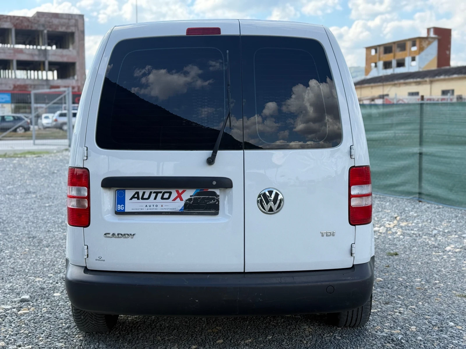 VW Caddy 1.6TDI, снимка 5 - Автомобили и джипове - 56315269