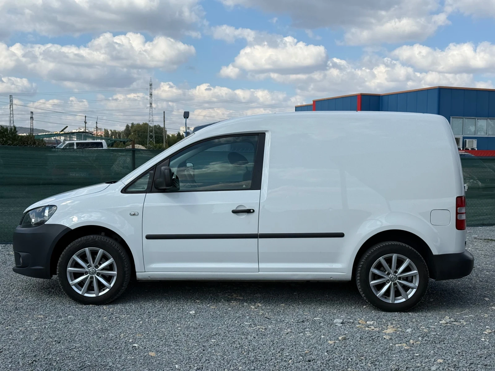 VW Caddy 1.6TDI, снимка 3 - Автомобили и джипове - 56315269