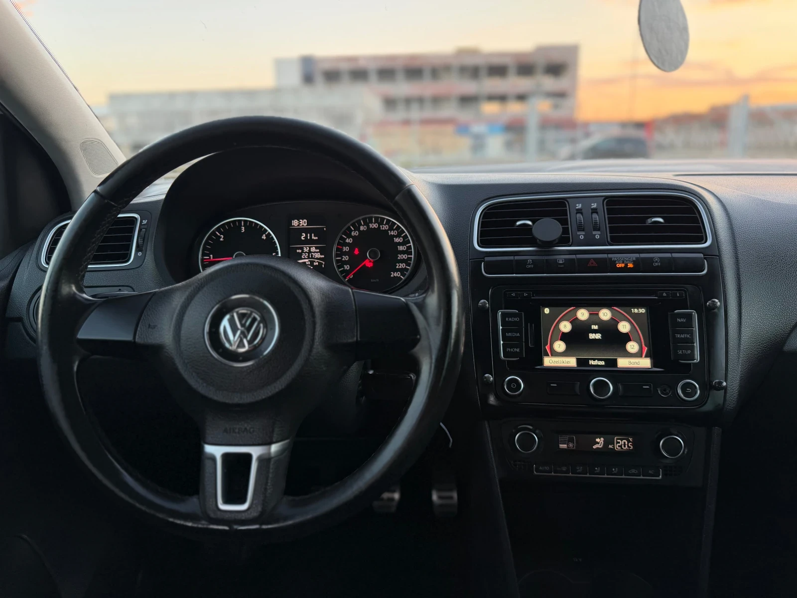 VW Polo Volkswagen Polo 1.2 TDI 75 �.�.    2011 �. | Mobile.bg � ����������� 9