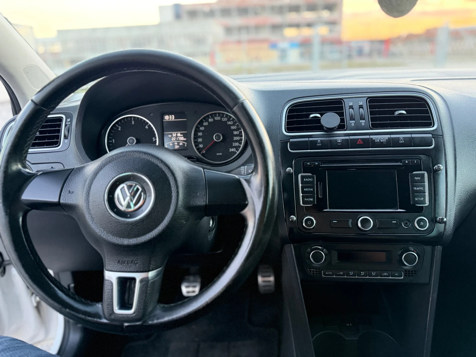 VW Polo Volkswagen Polo 1.2 TDI 75 �.�.    2011 �. | Mobile.bg � ����������� 8