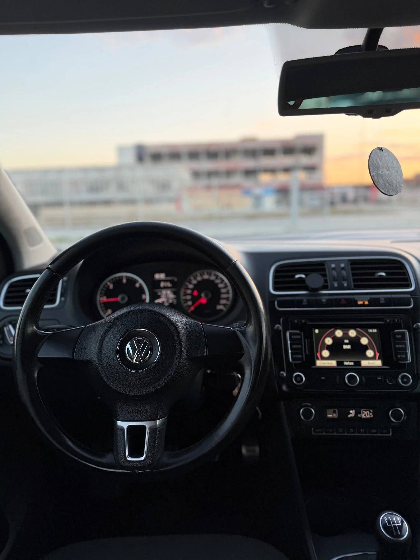 VW Polo Volkswagen Polo 1.2 TDI 75 �.�.    2011 �. | Mobile.bg � ����������� 7