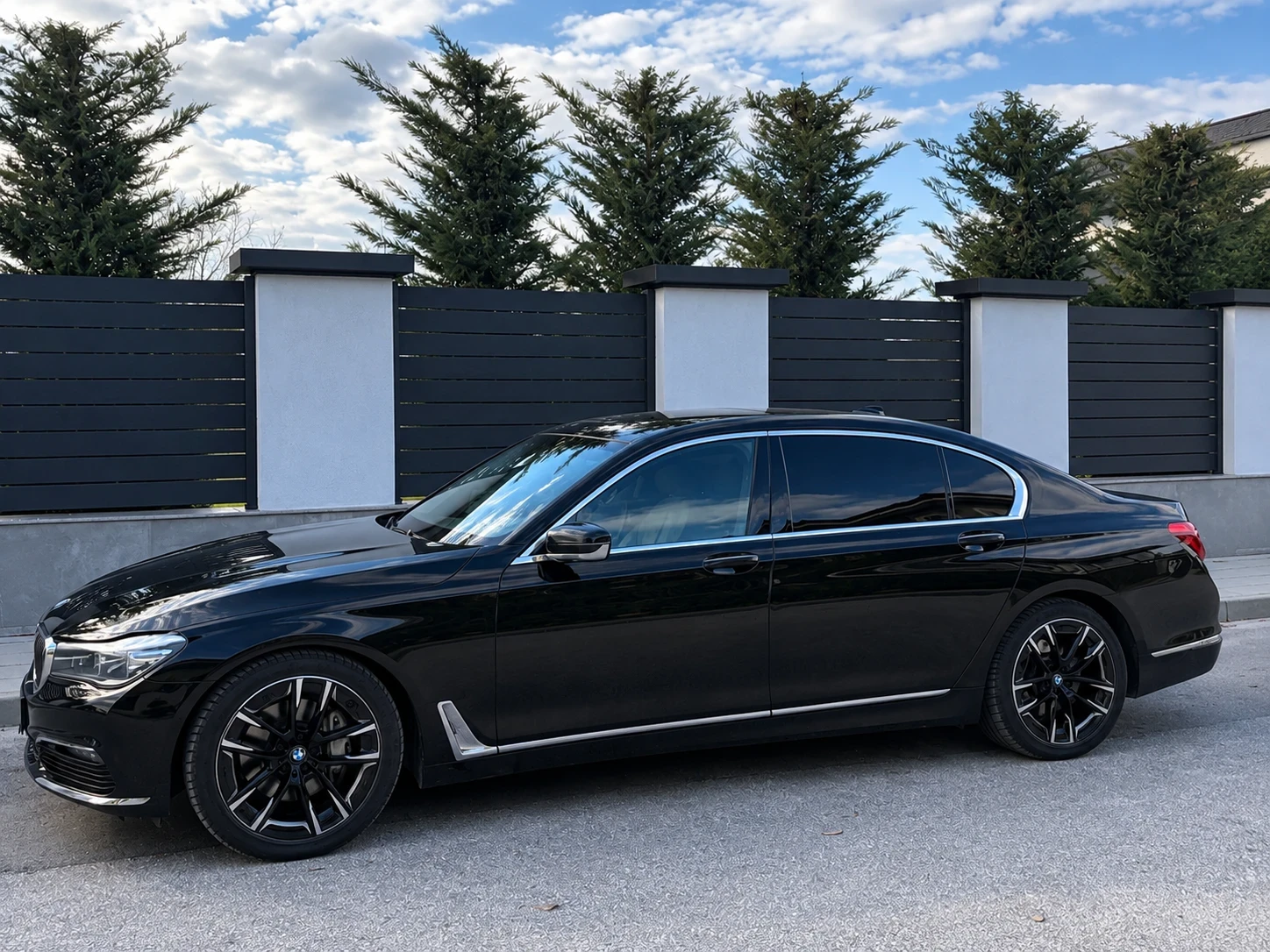 BMW 740, снимка 2 - Автомобили и джипове - 56561716