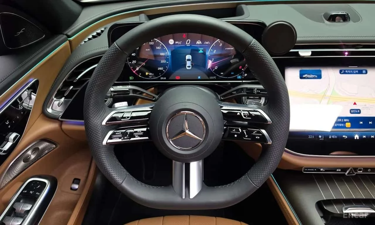 Mercedes-Benz E 300 E300 4MATIC AMG Line, снимка 12 - Автомобили и джипове - 56705385