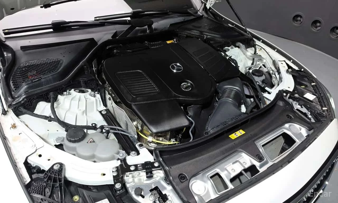 Mercedes-Benz E 300 E300 4MATIC AMG Line, снимка 6 - Автомобили и джипове - 56705385