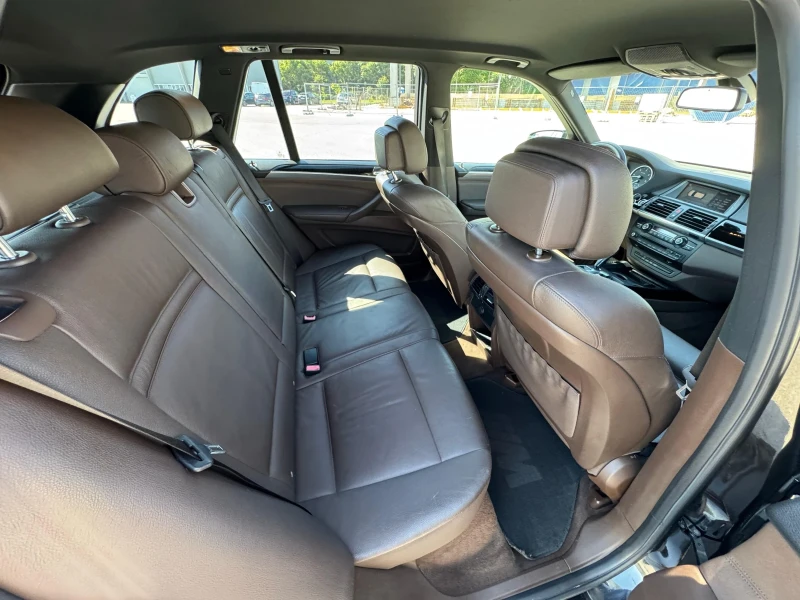BMW X5 3.5SD нов мотор Гаранция Аеро Пакет, снимка 12 - Автомобили и джипове - 50474414