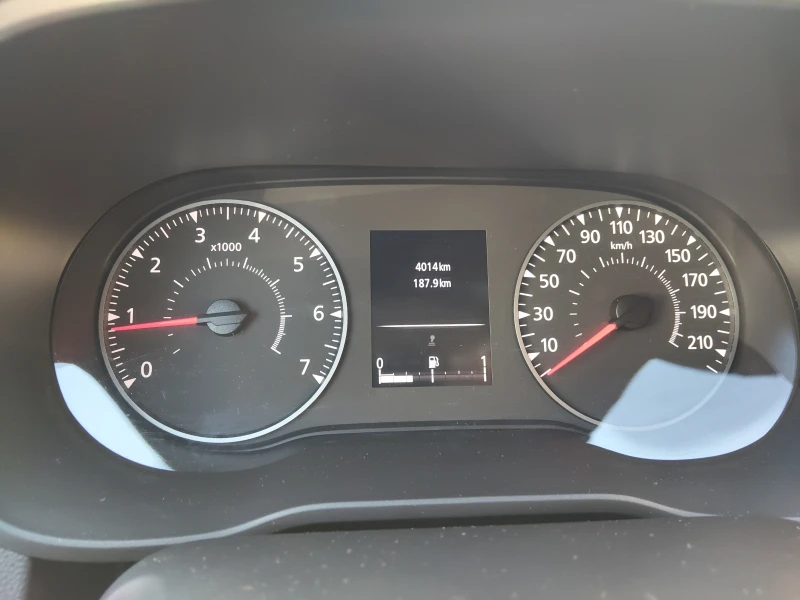 Dacia Duster 1, 5dci 116ps 4000km!!!, снимка 11 - Автомобили и джипове - 52367491