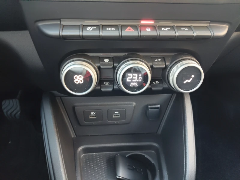 Dacia Duster 1, 5dci 116ps 4000km!!!, снимка 9 - Автомобили и джипове - 52367491