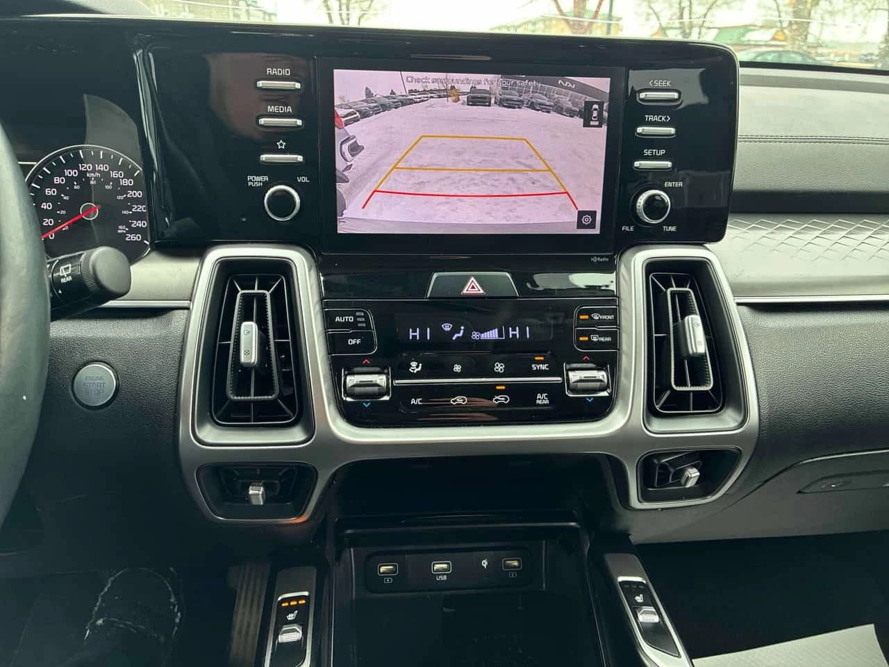 Kia Sorento X LINE AWD * ПОДГРЕВИ* ДВА ЧИФТА ГУМИ/ДЖАНТИ* , снимка 7 - Автомобили и джипове - 53733591