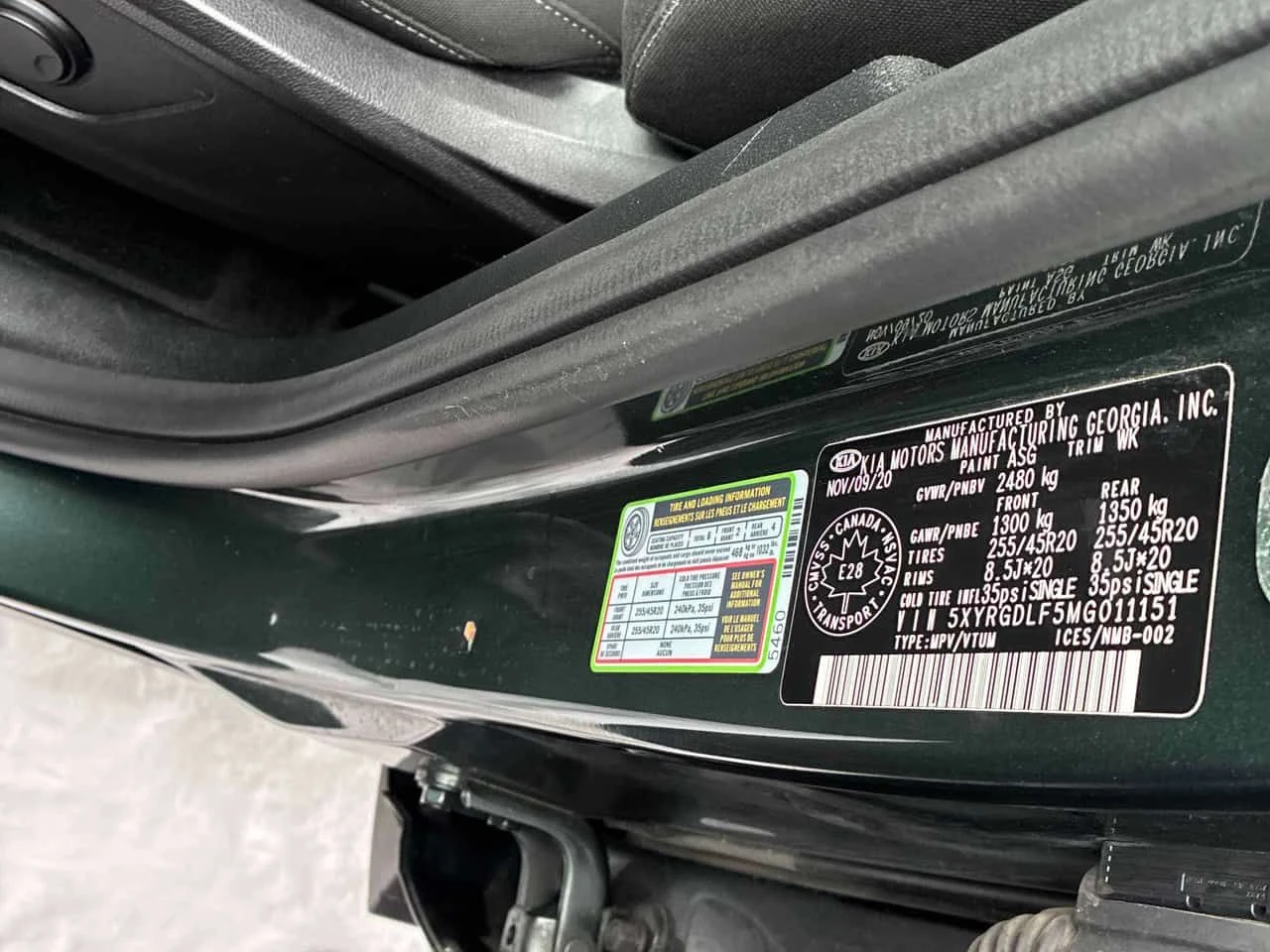 Kia Sorento X LINE AWD * ПОДГРЕВИ* ДВА ЧИФТА ГУМИ/ДЖАНТИ* , снимка 9 - Автомобили и джипове - 53733591