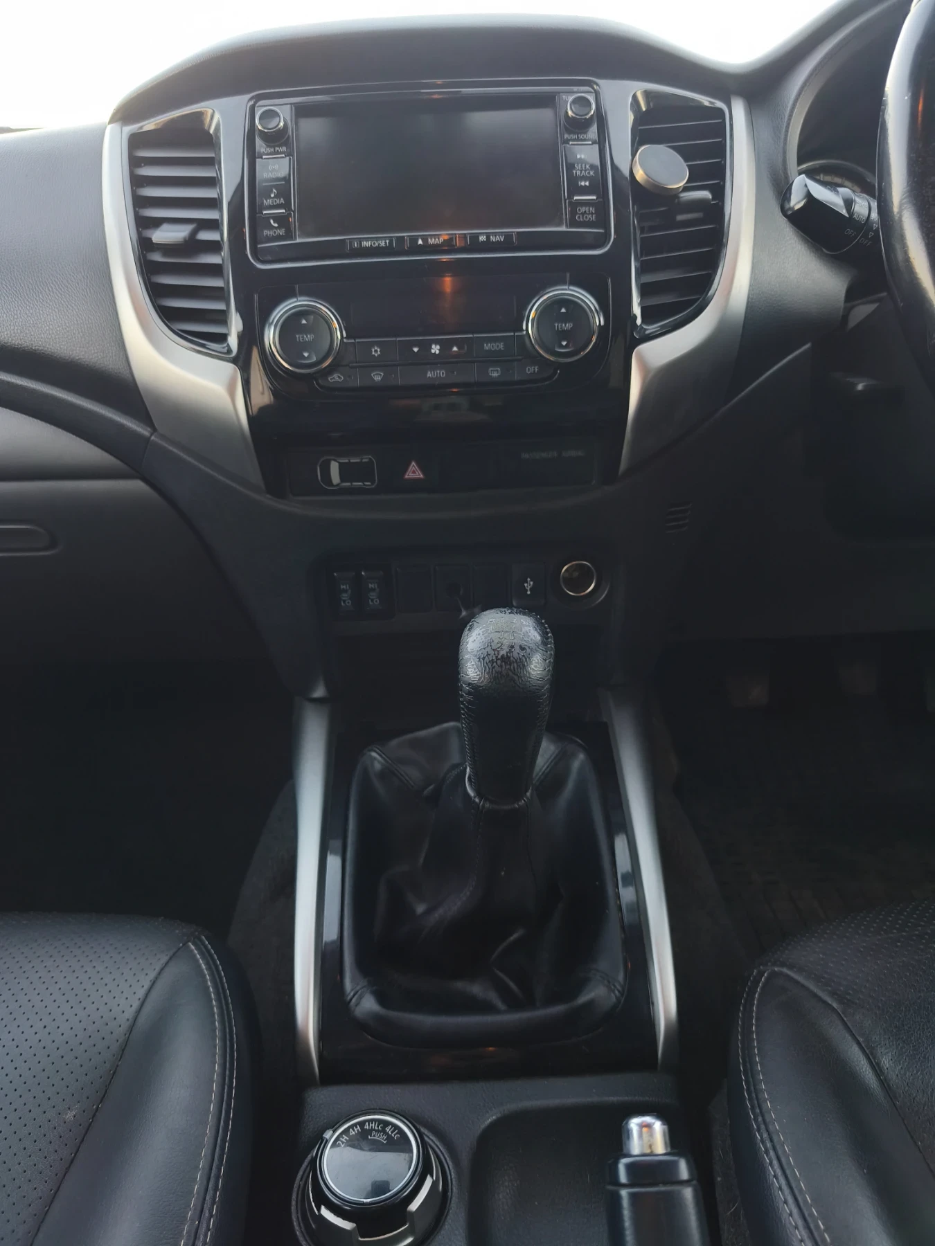 Mitsubishi L200 2.4D WARRIOR, снимка 14 - Автомобили и джипове - 54020708