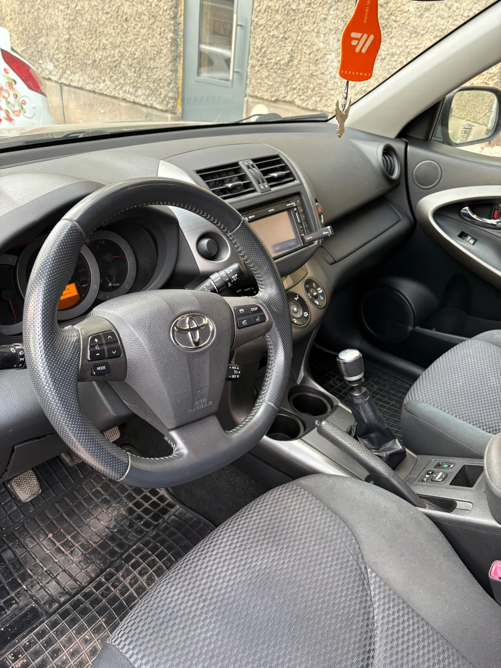 Toyota Rav4 2.2 Dizel, снимка 12 - Автомобили и джипове - 54666059