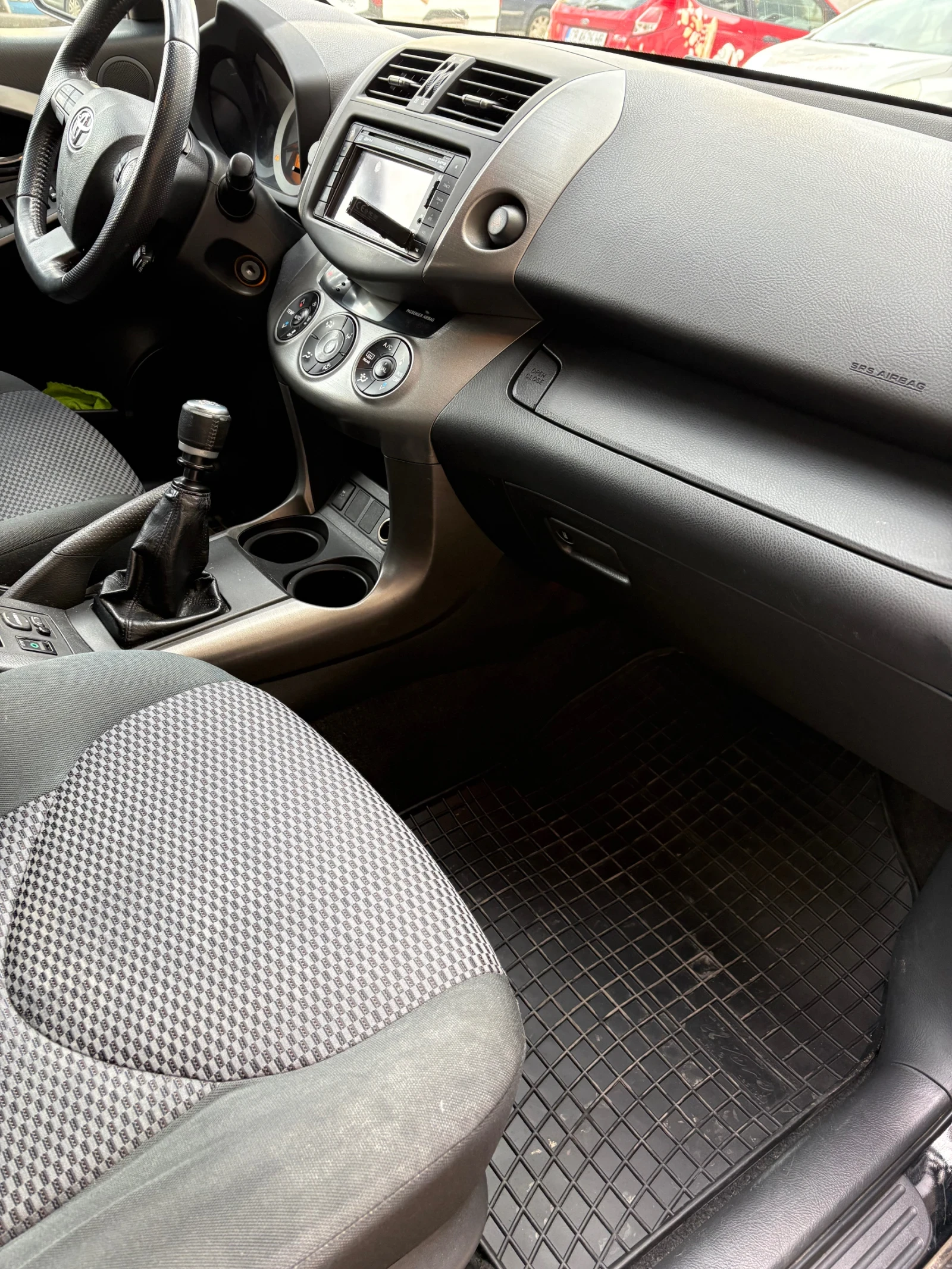 Toyota Rav4 2.2 Dizel, снимка 8 - Автомобили и джипове - 54666059
