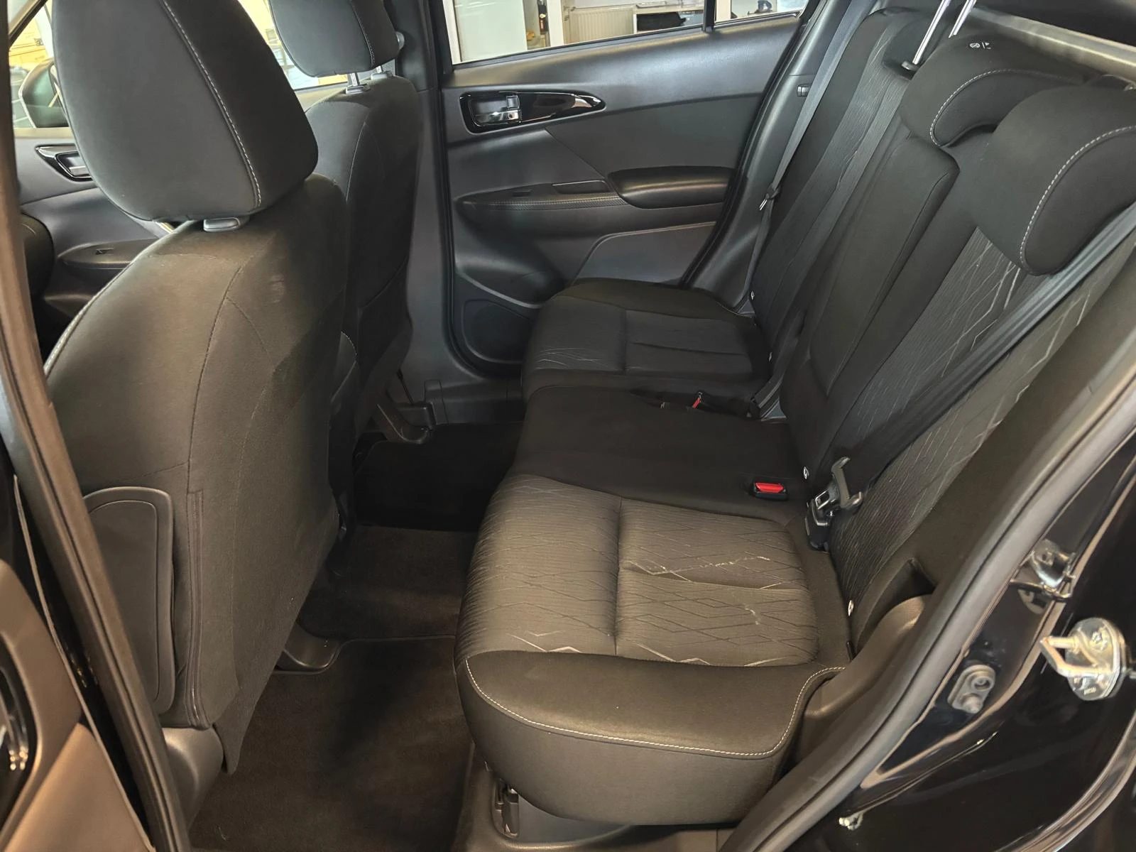Mitsubishi Eclipse Cross INTENSE 1.5T, снимка 13 - Автомобили и джипове - 55446416