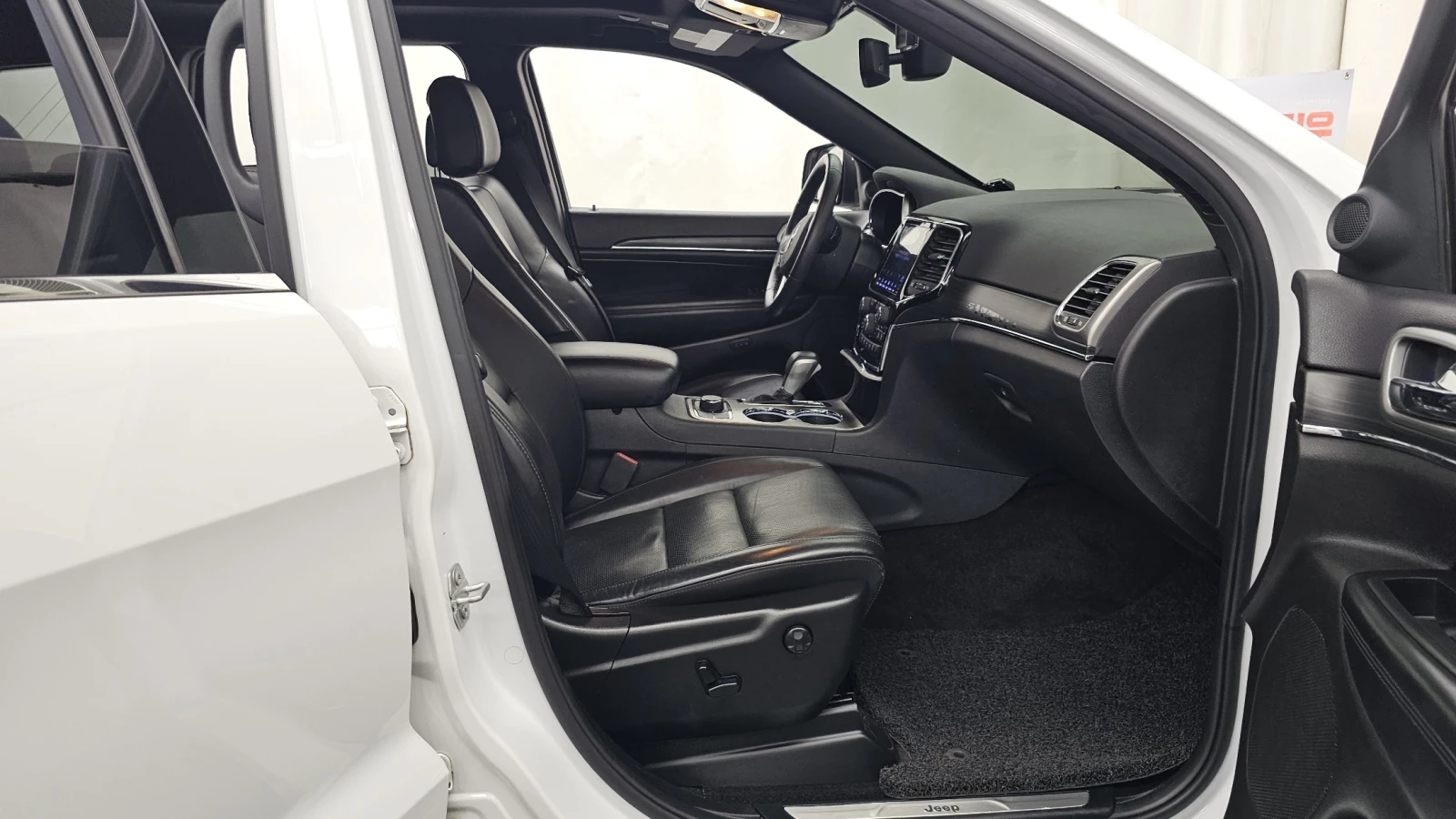 Jeep Grand cherokee LIMITED / 3.6 / ОБДУХВАНЕ / ПОДГРЕВИ / ПАНОРАМА, снимка 11 - Автомобили и джипове - 55476877